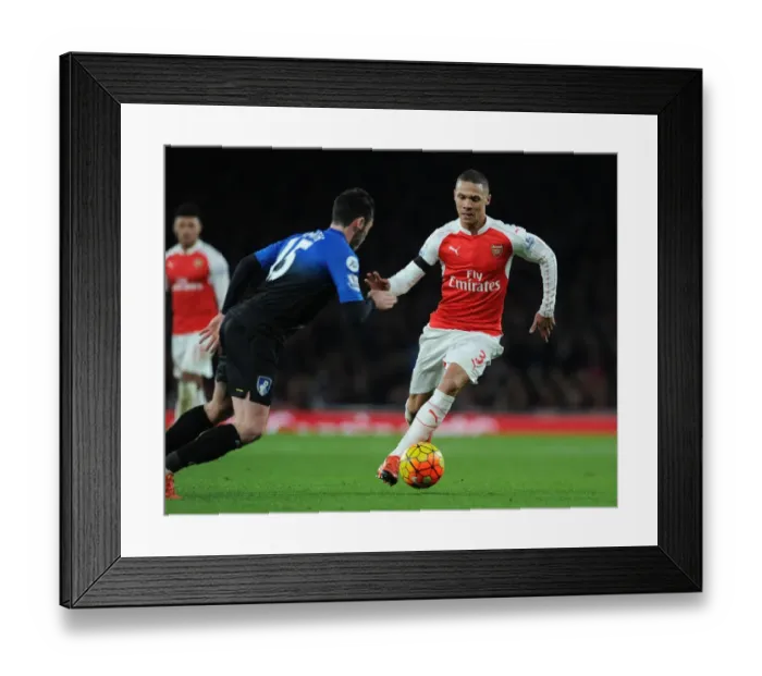 Framed Print : Gibbs vs Smith: A Premier League Battle at Emirates Stadium (December 2015) Framed Print : Gibbs vs Smith: A Premier League Battle at Emirates Stadium (December 2015)