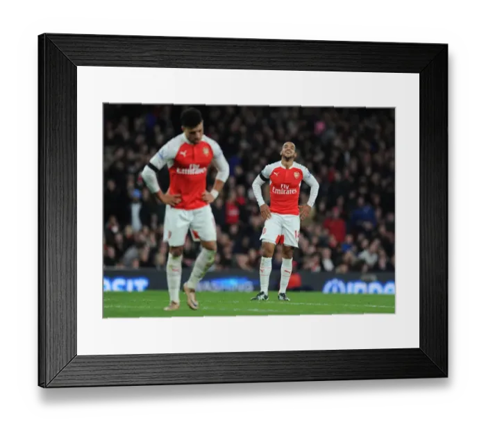 Framed Print : Walcott's Brilliant Performance: Arsenal Triumphs Over Bournemouth (December 2015)