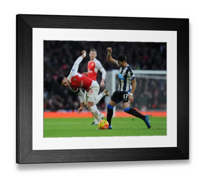 Framed Print : Arsenal vs Newcastle United: A Battle between Oxlade-Chamberlain and Perez Framed Print : Arsenal vs Newcastle United: A Battle between Oxlade-Chamberlain and Perez