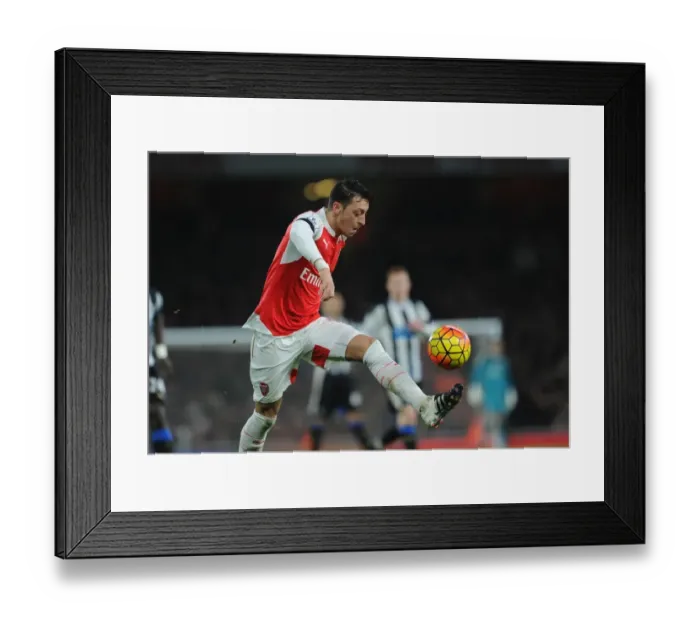Framed Print : Mesut Ozil in Action: Arsenal vs Newcastle United, Premier League 2015-16 Framed Print : Mesut Ozil in Action: Arsenal vs Newcastle United, Premier League 2015-16