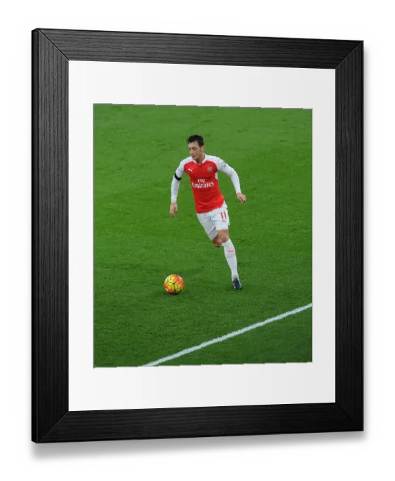 Framed Print : Mesut Ozil in Action: Arsenal vs Newcastle United, Premier League 2015-16