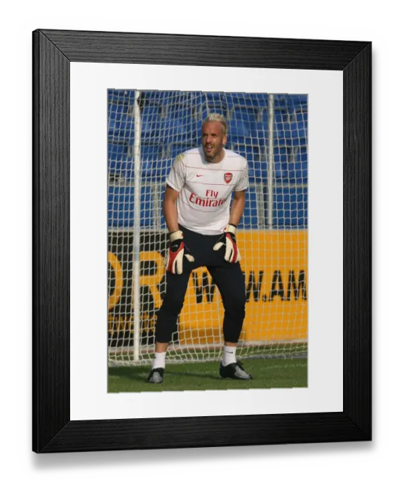 Framed Print : Manuel Almunia in Action: Arsenal vs. Burgenland, Austria 2008 (2:10) Framed Print : Manuel Almunia in Action: Arsenal vs. Burgenland, Austria 2008 (2:10)