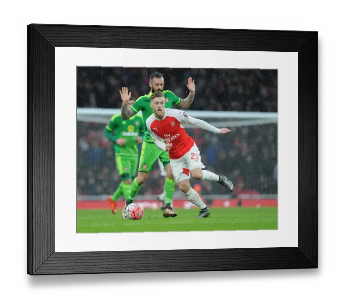 Framed Print : Calum Chambers Surges Past Sunderland Defenders in FA Cup Showdown