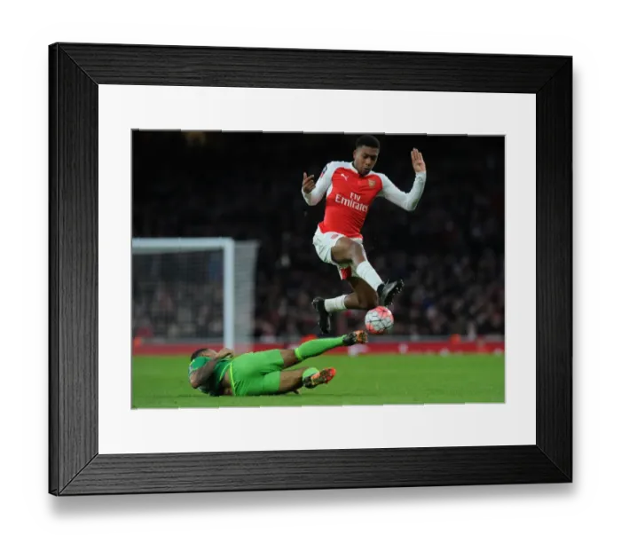 Framed Print : Iwobi vs. Yedlin: Battle at The Emirates - Arsenal vs. Sunderland FA Cup Clash