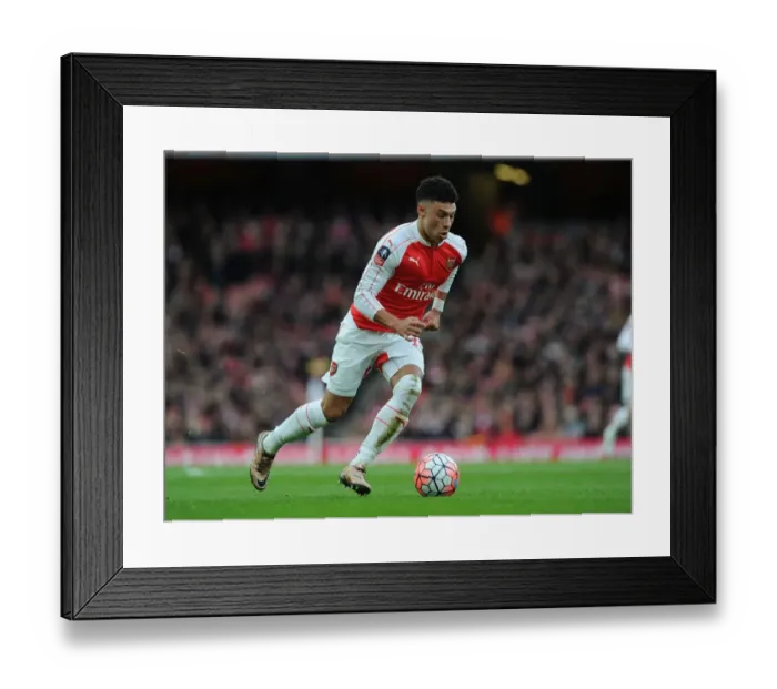 Framed Print : Arsenal's Oxlade-Chamberlain Shines in FA Cup Victory Over Sunderland