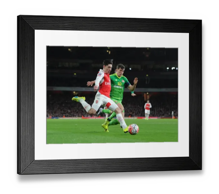 Framed Print : Hector Bellerin (Arsenal) Billy Jones (Sunderland) Framed Print : Hector Bellerin (Arsenal) Billy Jones (Sunderland)