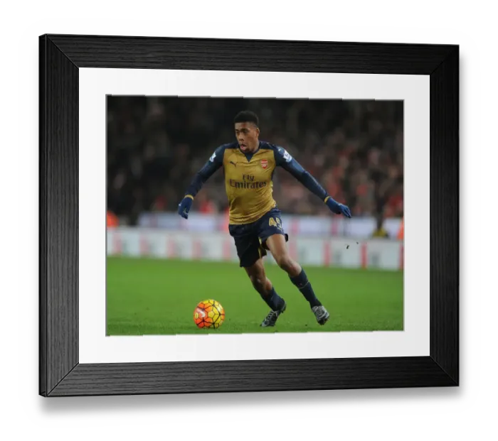 Framed Print : Alex Iwobi in Action: Arsenal vs Stoke City, Premier League 2015-16 Framed Print : Alex Iwobi in Action: Arsenal vs Stoke City, Premier League 2015-16