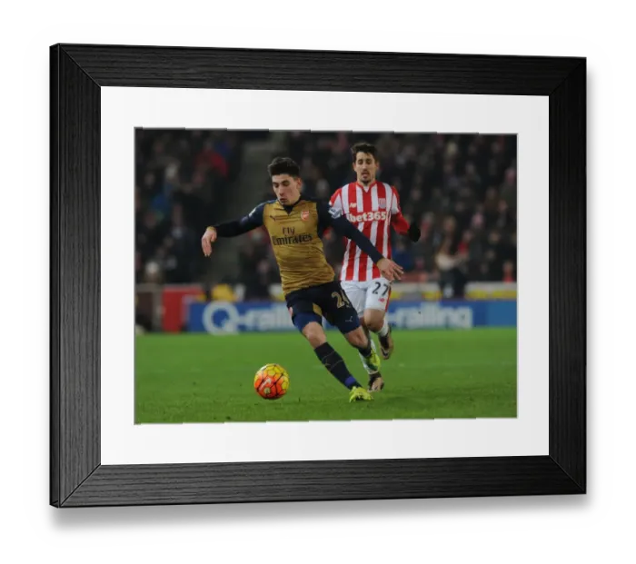 Framed Print : Hector Bellerin Surges Past Bojan: Stoke City vs. Arsenal, Premier League 2015-16 Framed Print : Hector Bellerin Surges Past Bojan: Stoke City vs. Arsenal, Premier League 2015-16