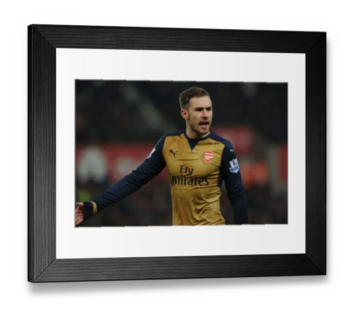Framed Print : Aaron Ramsey in Action: Arsenal vs Stoke City (Premier League 2015-16) Framed Print : Aaron Ramsey in Action: Arsenal vs Stoke City (Premier League 2015-16)