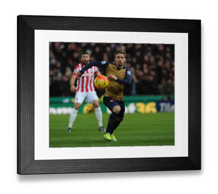 Framed Print : Nacho Monreal in Action: Arsenal vs. Stoke City, Premier League 2015-16