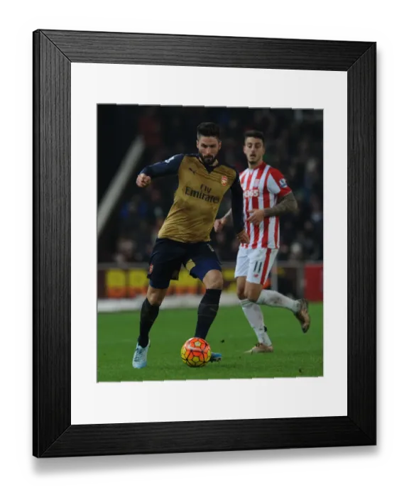 Framed Print : Giroud in Action: Arsenal vs. Stoke City, Premier League 2015-16