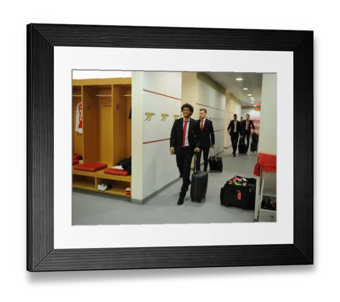 Framed Print : Arsenal Home Team Huddle: Unity Before the Battle - Arsenal vs Chelsea, Premier League 2015-16 Framed Print : Arsenal Home Team Huddle: Unity Before the Battle - Arsenal vs Chelsea, Premier League 2015-16