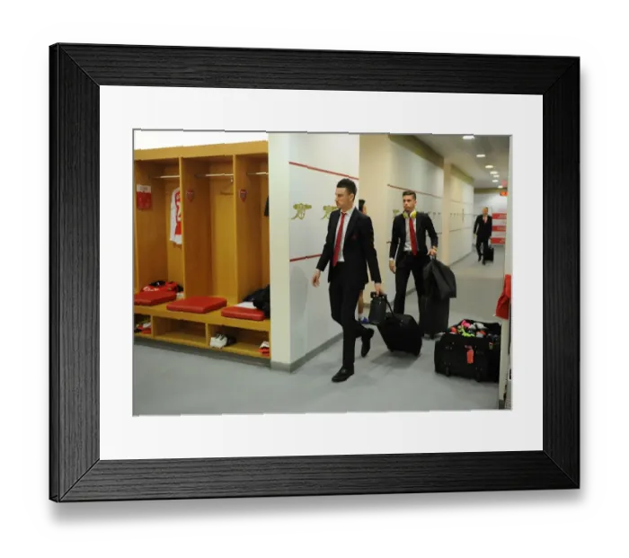 Framed Print : Arsenal Home Team: Pre-Match Huddle vs Chelsea, Premier League 2015-16 Framed Print : Arsenal Home Team: Pre-Match Huddle vs Chelsea, Premier League 2015-16