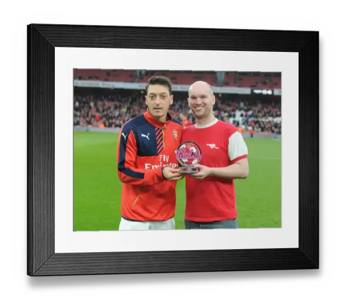 Framed Print : Arsenal's Mesut Ozil Wins Player of the Month Amidst Intense Arsenal v Chelsea Rivalry (2015-16) Framed Print : Arsenal's Mesut Ozil Wins Player of the Month Amidst Intense Arsenal v Chelsea Rivalry (2015-16)