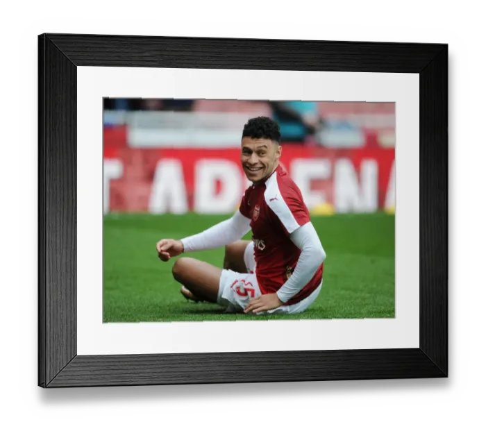 Framed Print : Arsenal's Alex Oxlade-Chamberlain Gears Up for Arsenal vs. Chelsea Showdown (2015-16)