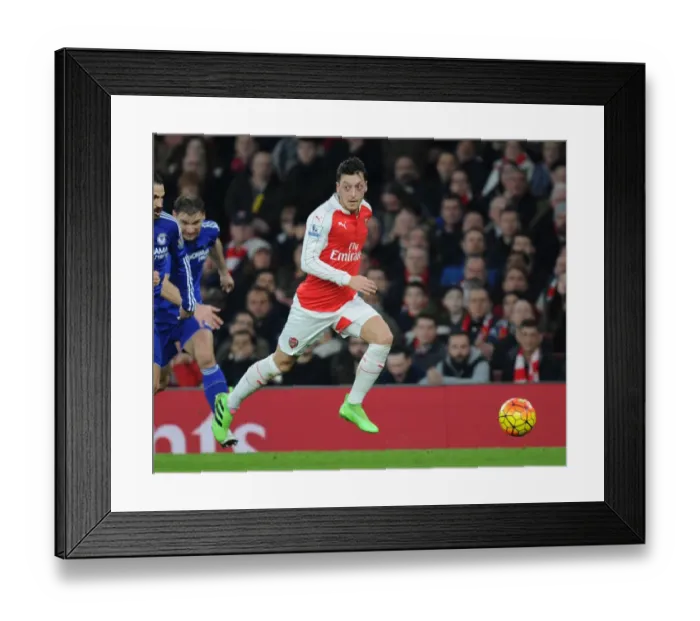 Framed Print : Mesut Ozil in Action: Arsenal vs Chelsea, Premier League 2015-16