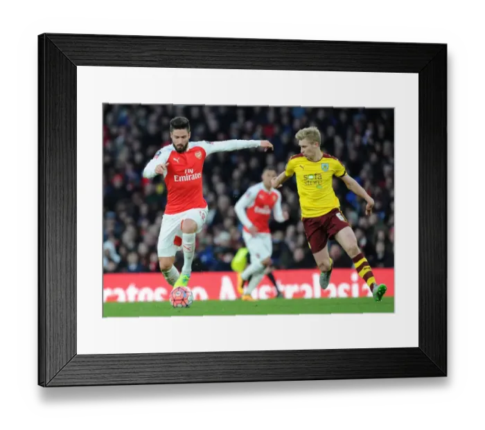 Framed Print : Arsenal vs Burnley: FA Cup Clash - Giroud vs Mee Framed Print : Arsenal vs Burnley: FA Cup Clash - Giroud vs Mee