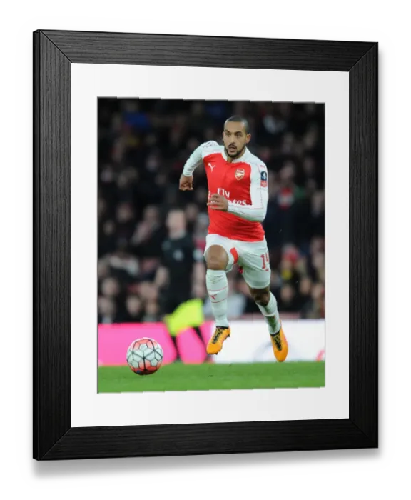 Framed Print : Arsenal's Theo Walcott in FA Cup Action: Arsenal vs Burnley (January 2016) Framed Print : Arsenal's Theo Walcott in FA Cup Action: Arsenal vs Burnley (January 2016)