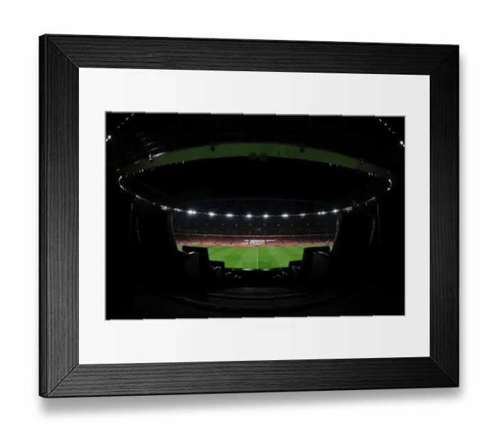 Framed Print : Arsenal vs Southampton: Premier League 2015-16 at Emirates Stadium, London