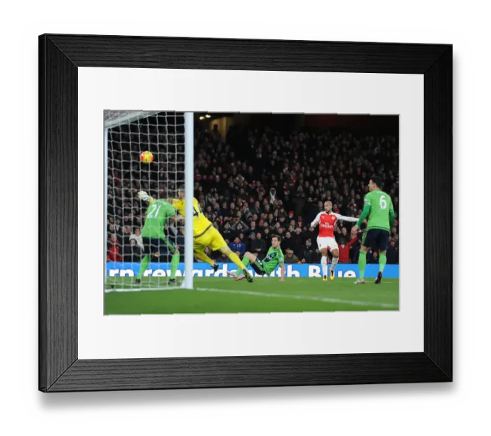 Framed Print : Walcott's Dramatic Shot Saved by Forster: Arsenal vs Southampton, 2015-16 Premier League Framed Print : Walcott's Dramatic Shot Saved by Forster: Arsenal vs Southampton, 2015-16 Premier League