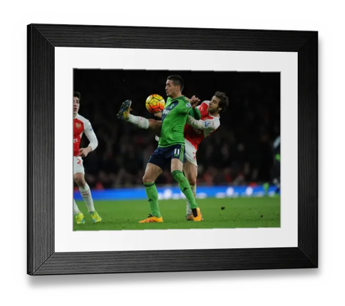 Framed Print : Flamini vs Tadic: Intense Arsenal vs Southampton Battle, Premier League 2015-16