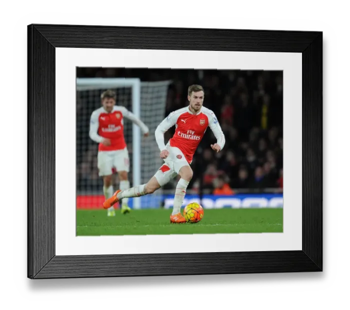 Framed Print : Arsenal's Aaron Ramsey in Action: Arsenal vs. Southampton (Premier League 2015-16) Framed Print : Arsenal's Aaron Ramsey in Action: Arsenal vs. Southampton (Premier League 2015-16)