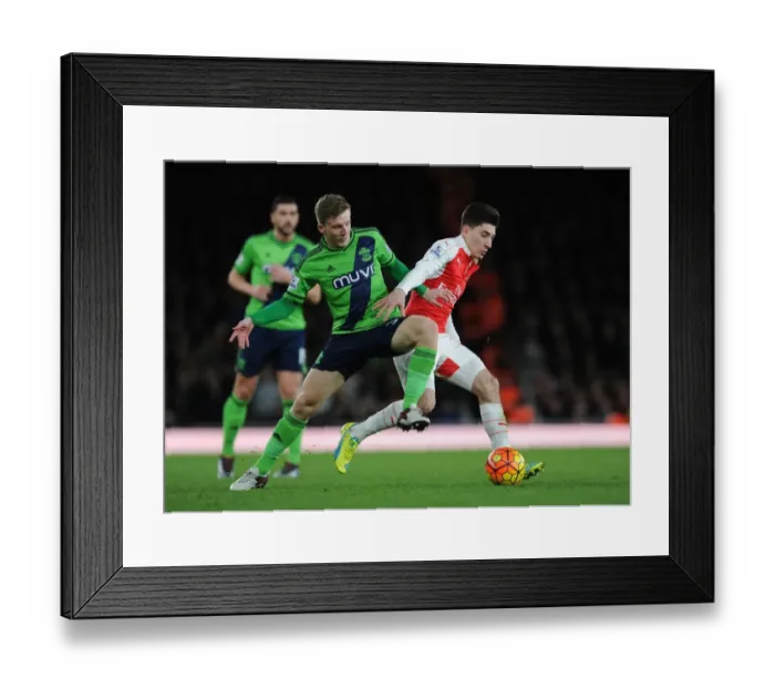 Framed Print : Clash of the Wing-backs: Hector Bellerin vs. Matt Targett, Arsenal vs. Southampton, Premier League 2015-16 Framed Print : Clash of the Wing-backs: Hector Bellerin vs. Matt Targett, Arsenal vs. Southampton, Premier League 2015-16