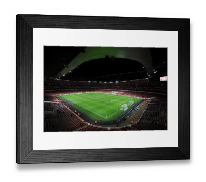 Framed Print : Arsenal at Emirates Stadium: Ready for Southampton (2015-16)