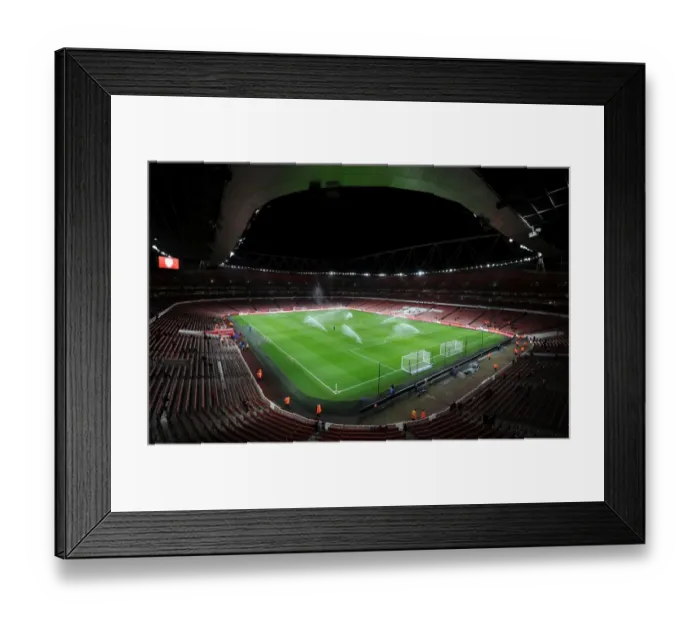 Framed Print : Arsenal at Emirates Stadium: Battle Against Southampton, Premier League 2015-16 Framed Print : Arsenal at Emirates Stadium: Battle Against Southampton, Premier League 2015-16