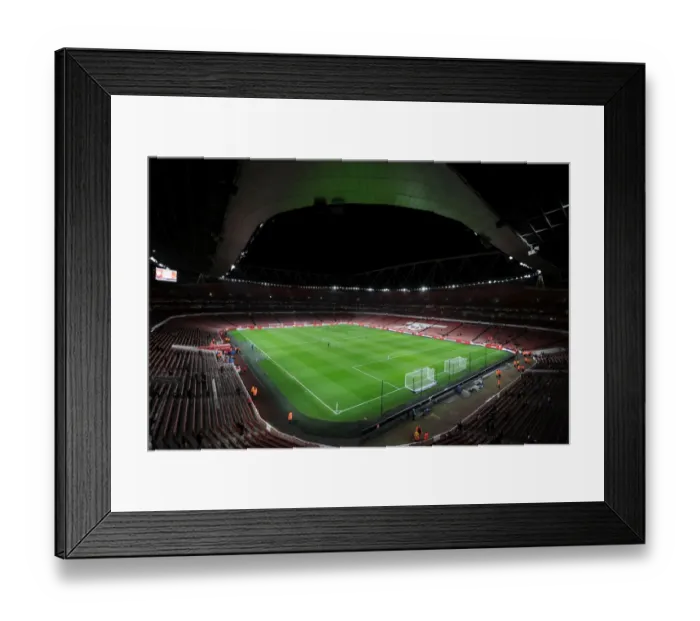 Framed Print : Arsenal vs. Southampton: Battle at Emirates Stadium, Premier League 2015-16