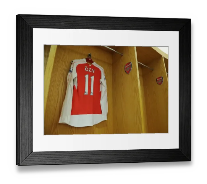 Framed Print : Mesut Ozil's Arsenal Shirt in Arsenal Changing Room before Arsenal vs Southampton (2015-16)