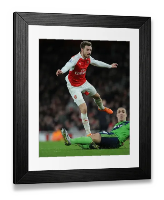 Framed Print : Intense Rivalry: Ramsey vs. Romeu in Arsenal's Battle with Southampton