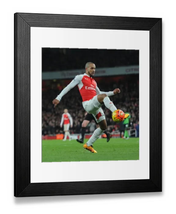 Framed Print : Theo Walcott in Action: Arsenal vs Southampton, Premier League 2015-16