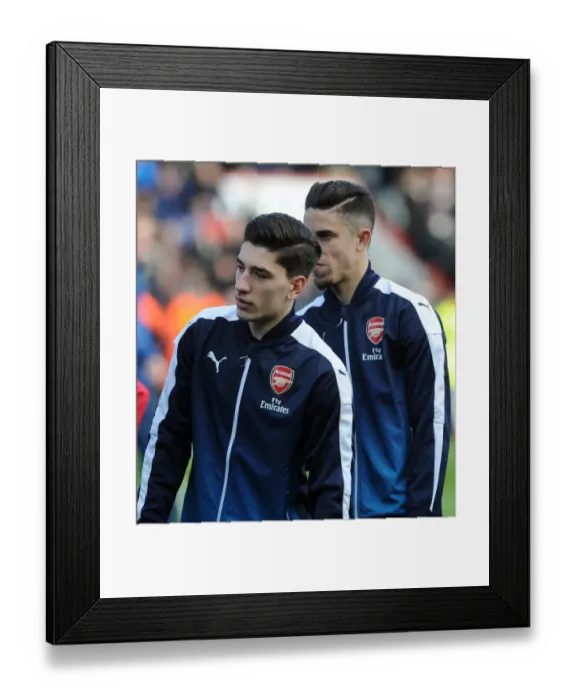 Framed Print : Hector Bellerin (Arsenal) before the match Framed Print : Hector Bellerin (Arsenal) before the match