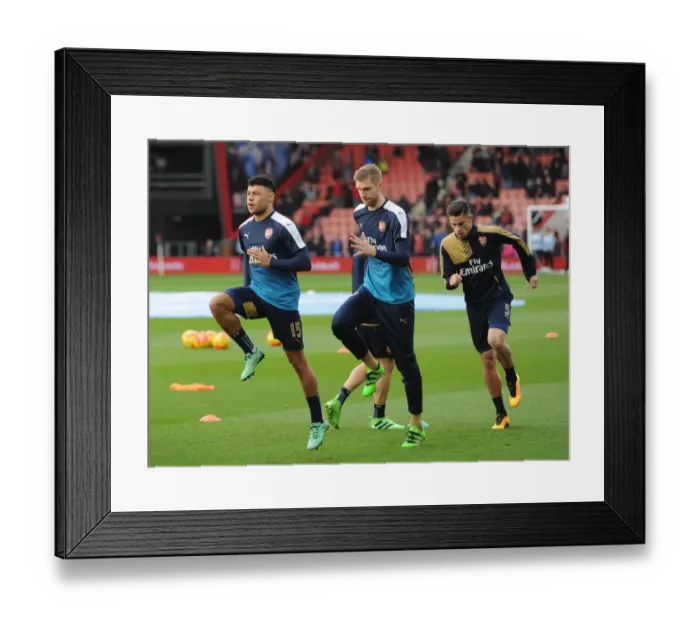 Framed Print : Alex Oxlade-Chamberlain (Arsenal) warms up before the match. AFC Bournemouth 0: 2 Arsenal Framed Print : Alex Oxlade-Chamberlain (Arsenal) warms up before the match. AFC Bournemouth 0: 2 Arsenal