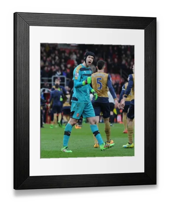 Framed Print : Arsenal Celebrate Hard-Fought Victory Over Bournemouth in 2015-16 Premier League