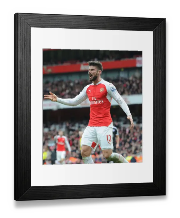 Framed Print : Arsenal's Olivier Giroud in Action against Leicester City (2015-16 Premier League)