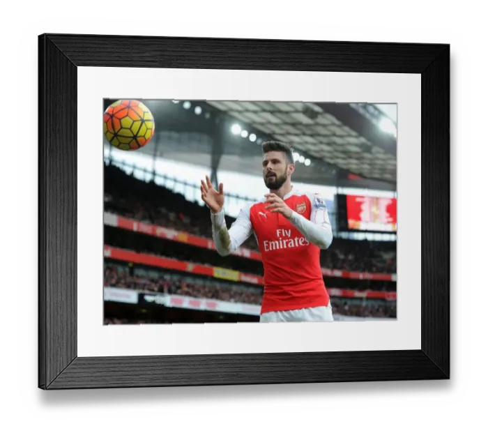 Framed Print : Arsenal's Olivier Giroud in Action against Leicester City (2015-16 Premier League) Framed Print : Arsenal's Olivier Giroud in Action against Leicester City (2015-16 Premier League)