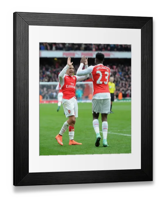 Framed Print : Arsenal's Welbeck and Sanchez Celebrate Goal Against Leicester City (2016) Framed Print : Arsenal's Welbeck and Sanchez Celebrate Goal Against Leicester City (2016)