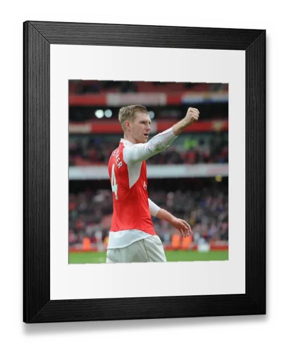 Framed Print : Per Mertesacker (Arsenal). Arsenal 2: 1 Leicester City