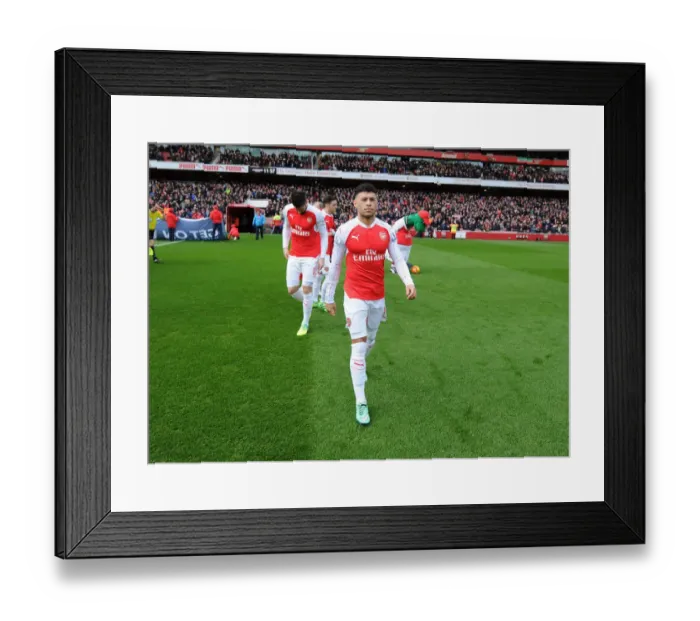 Framed Print : Olivier Giroud: Arsenal's Ready Warrior for Arsenal vs Leicester City Clash (2015-16)