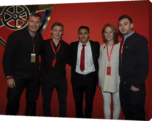 The matchball sponsor with Alexis Sanchez (Arsenal)