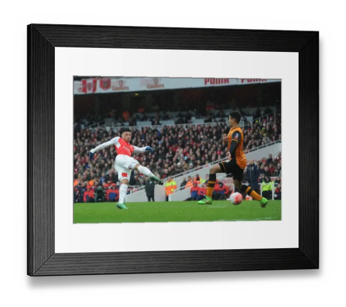 Framed Print : Fierce Rivalry: Oxlade-Chamberlain vs. Davies in FA Cup Clash