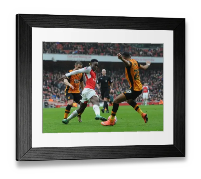 Framed Print : Danny Welbeck (Arsenal) Ahmed Elmohamady (Hull). Arsenal 0: 0 Hull City. FA Cup 5th Round