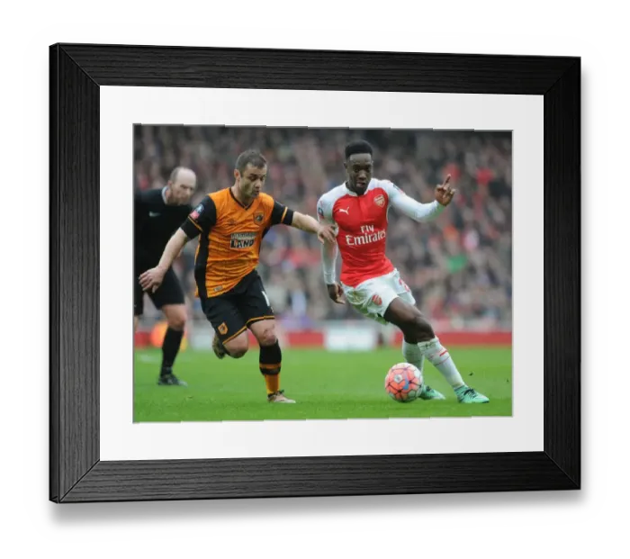 Framed Print : Clash of the Players: Danny Welbeck vs. Shaun Maloney in FA Cup Battle at Arsenal's Emirates Stadium