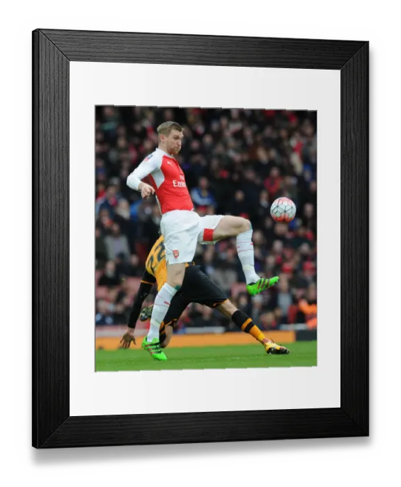 Framed Print : Per Mertesacker in FA Cup Action: Arsenal vs Hull City