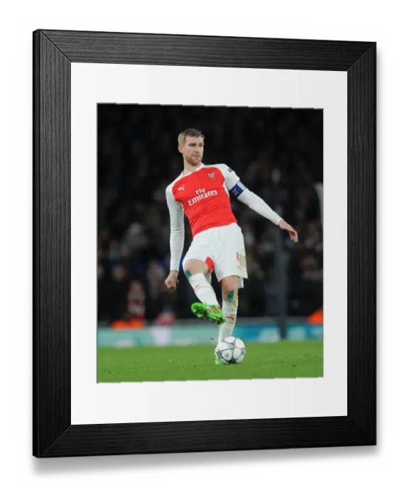 Framed Print : Arsenal's Per Mertesacker in Action Against FC Barcelona, UEFA Champions League 2016 Framed Print : Arsenal's Per Mertesacker in Action Against FC Barcelona, UEFA Champions League 2016