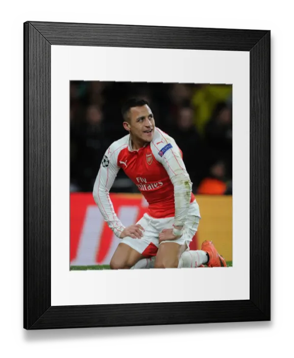 Framed Print : Alexis Sanchez Returns to Face Barcelona: Arsenal vs. FC Barcelona, 2015 / 16 UEFA Champions League Framed Print : Alexis Sanchez Returns to Face Barcelona: Arsenal vs. FC Barcelona, 2015 / 16 UEFA Champions League