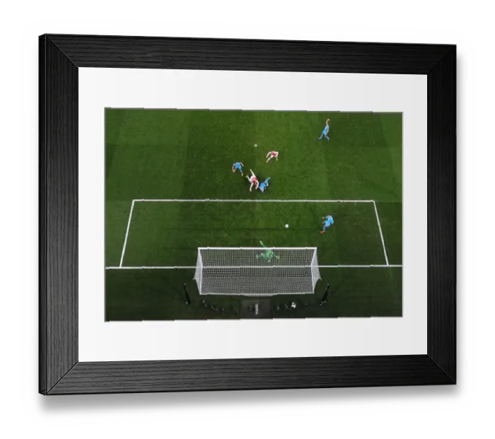 Framed Print : Giroud vs. Mascherano: A Battle in the Arsenal vs. Barcelona Champions League Clash (2015 / 16) Framed Print : Giroud vs. Mascherano: A Battle in the Arsenal vs. Barcelona Champions League Clash (2015 / 16)