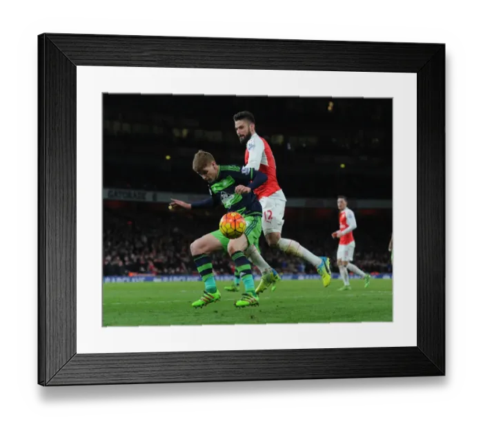 Framed Print : Arsenal v Swansea City - Premier League